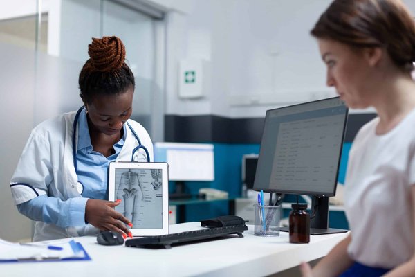 Comment se positionner en tant qu'expert en développement de logiciels pour la robotique éducative ?