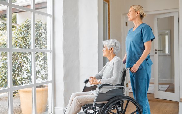 Bien choisir sa mutuelle en maison de retraite : nos conseils